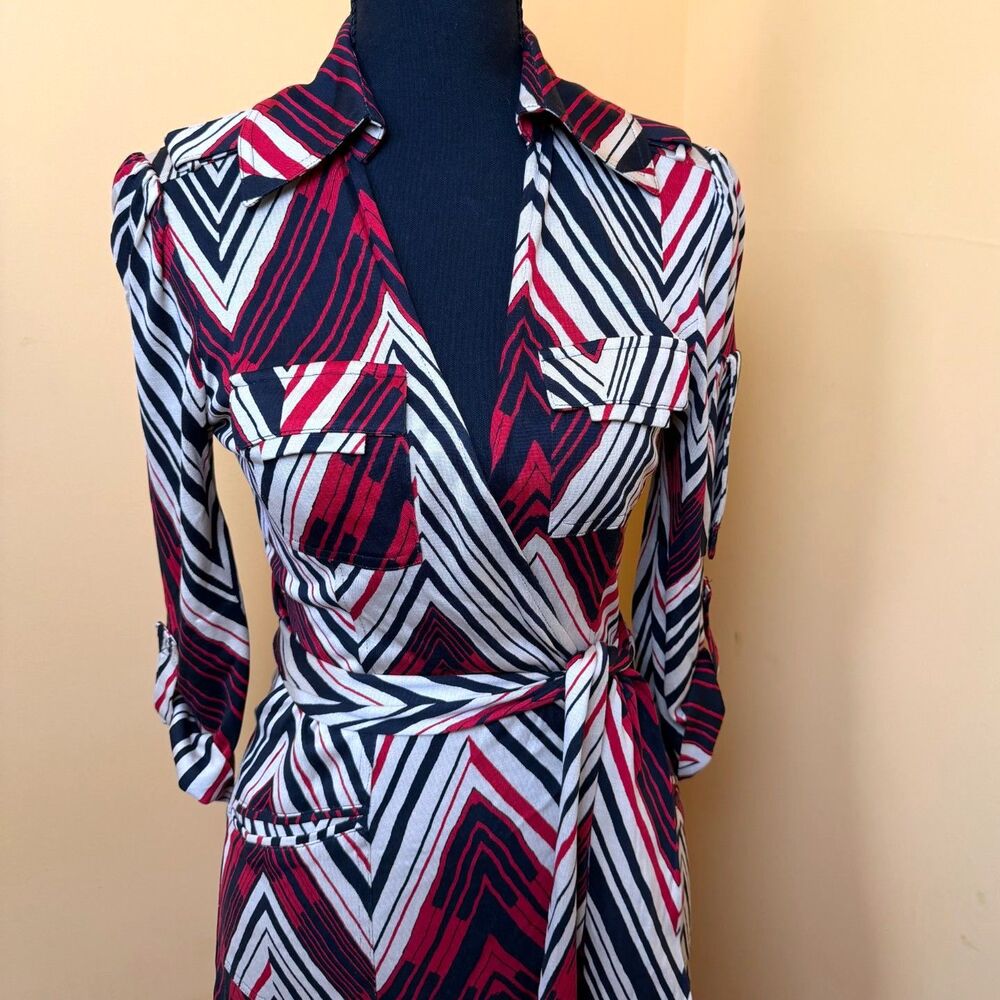 Vtg Y2K Diane von Furstenberg Silk Utility Wrap Dress Chevron Geometric Red 8 - Picture 3 of 8